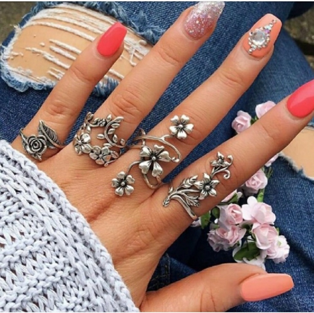 Vintage style Gorgeous 4 pc ring set